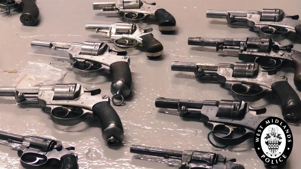 Arms dealer supplied guns and bullets for three murders Arms dealer supplied guns and bullets for three murders