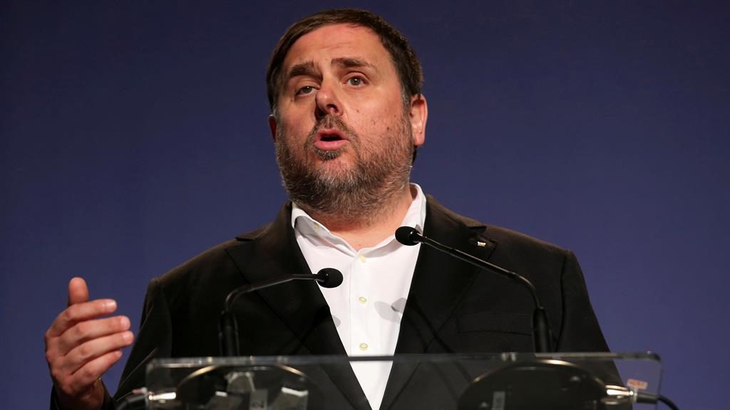 Spain drops European arrest warrant for deposed Catalan leader Spain drops European arrest warrant for deposed Catalan leader