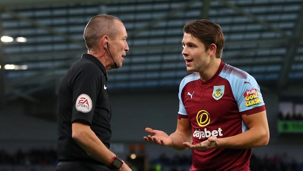 Burnley´s Tarkowski banned three games after Murray elbow