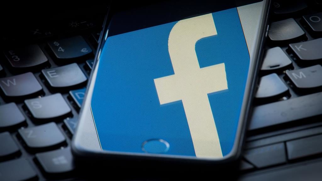 Facebook Plans To Let Everyone Unsend Messages, Will Stop Zuckerberg Until Then