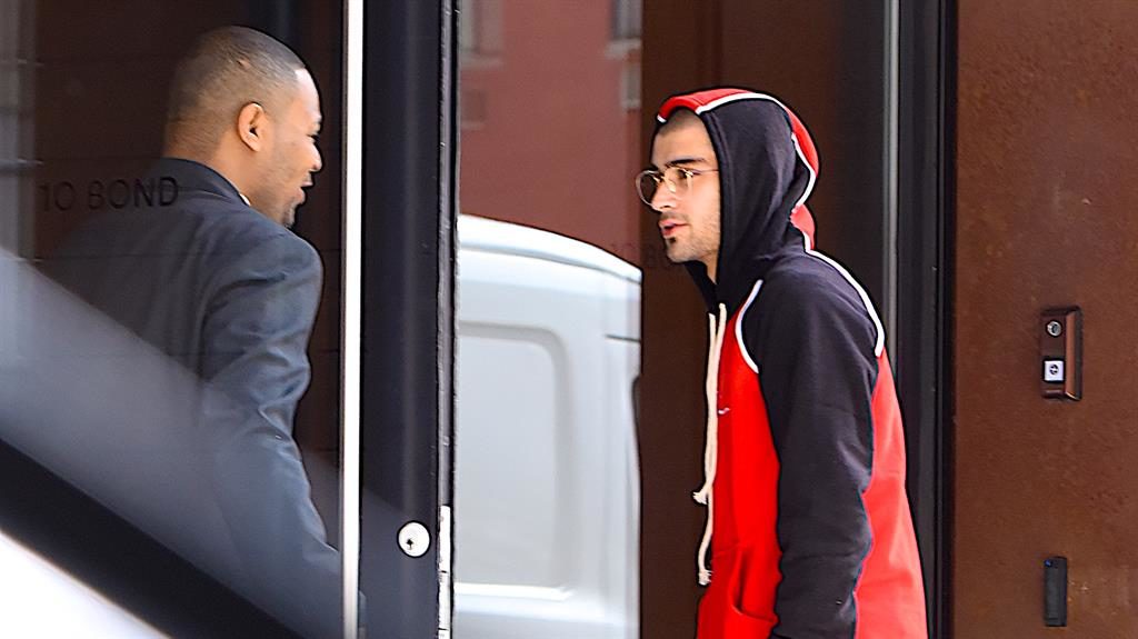 Zayn Malik Leaves Gigi Hadid's Apartment in Same Clothes as Day Before
