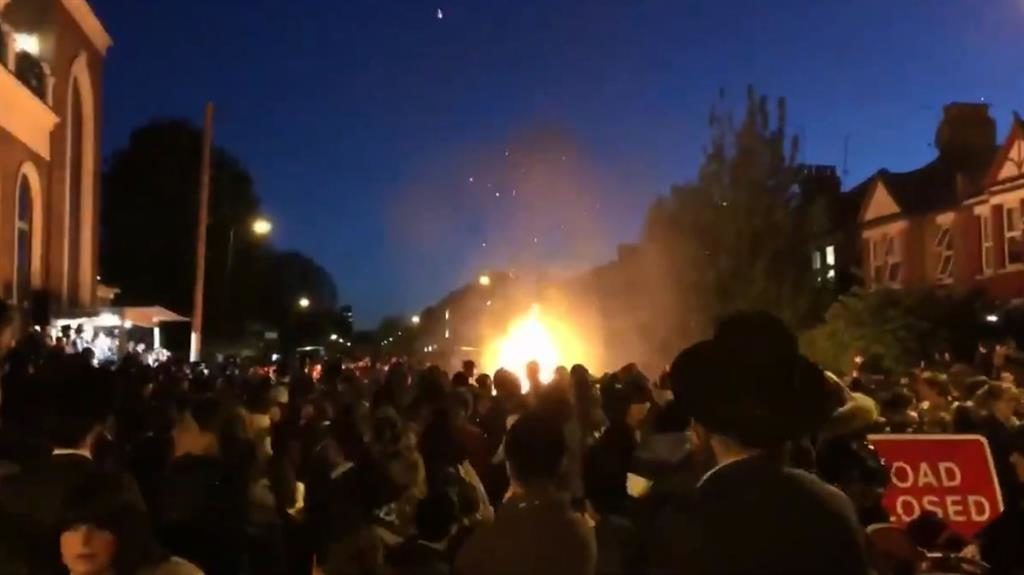 Injuries The Lag
Ba Omer bonfire in
north London