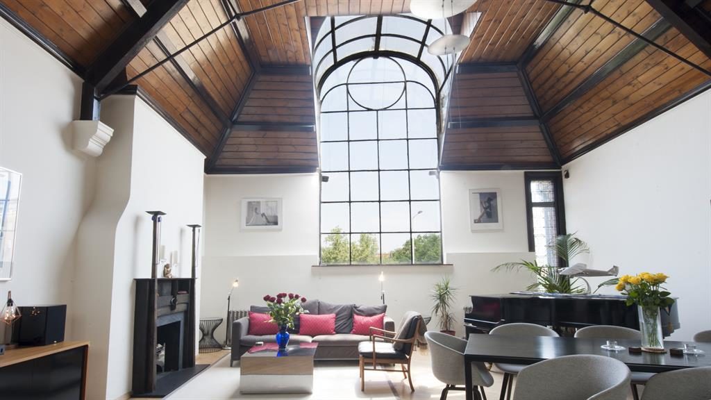 Property Light Floods Into This Quirky Arts And Crafts Home No