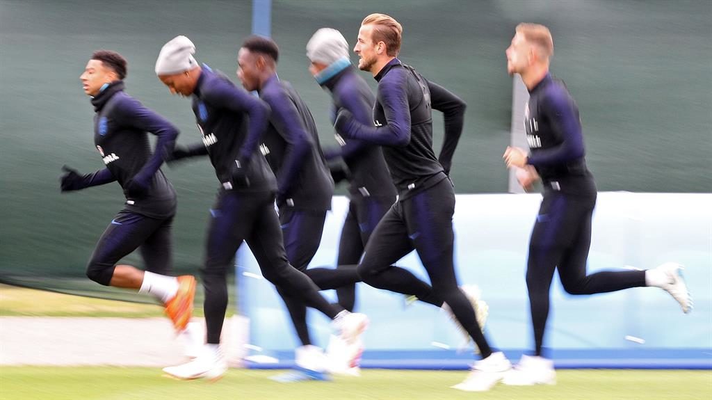 Dier's Reaction After Pickford's Crucial Penalty Save Is Priceles Dier's Reaction After Pickford's Crucial Penalty Save Is Priceles