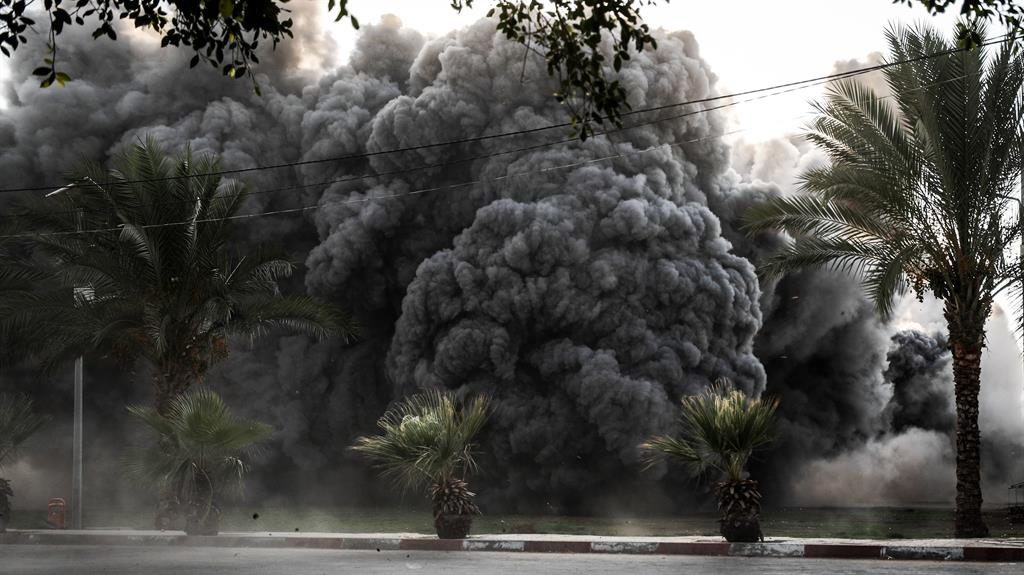 Israeli strikes pound Gaza after bloody border protest Israeli strikes pound Gaza after bloody border protest
