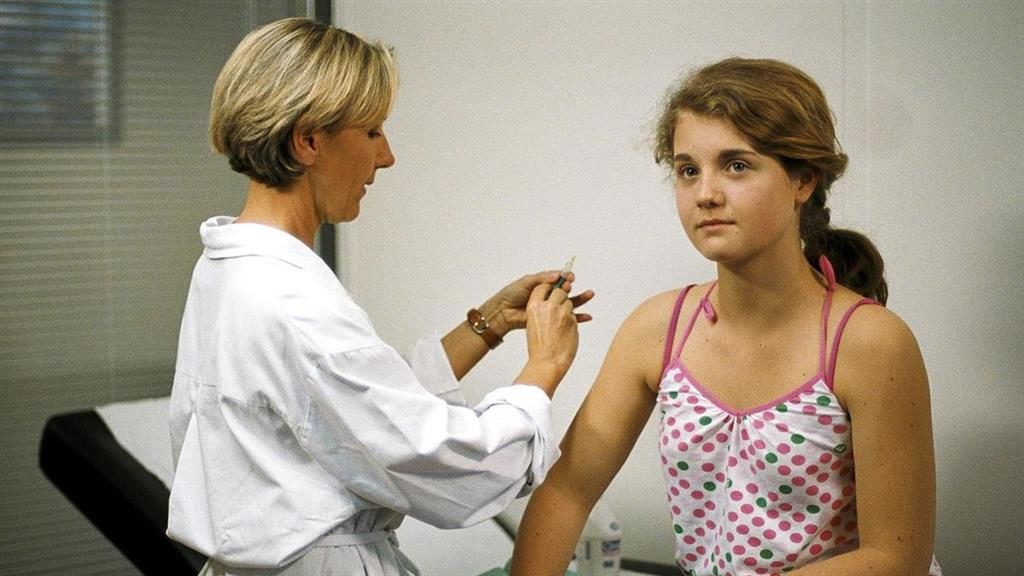 HPV vaccination extended to thousands of boys in England