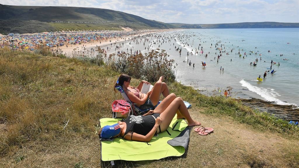 Warmer weather could last until October, Met Office says Warmer weather could last until October, Met Office says
