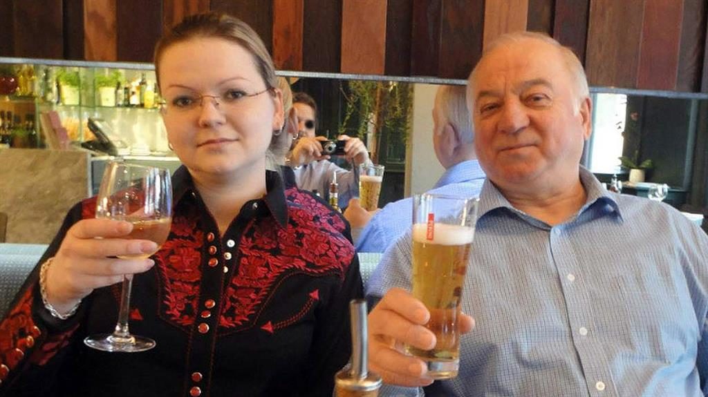 Government 'to make extradition request to Moscow' for poisoning suspects
