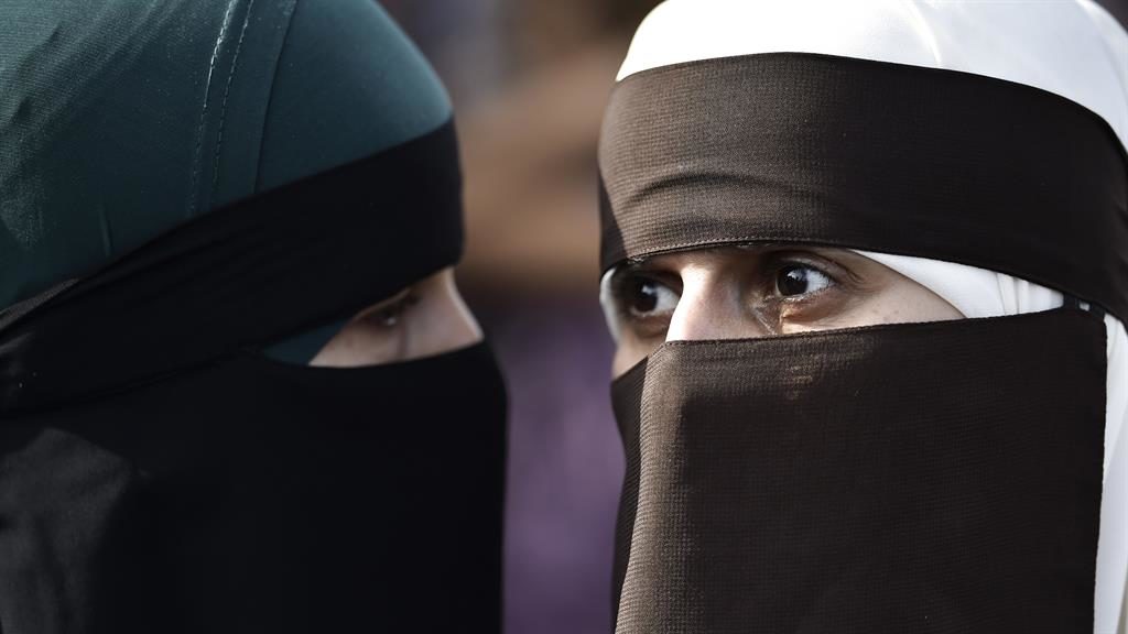 Boris Johnson Compares Burqa To 'Bank Robbers' And 'Letter Boxes'