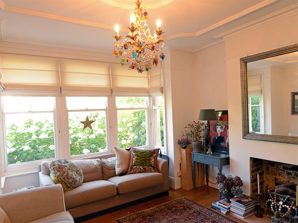 Vibrant: The souk chandelier in the lounge
