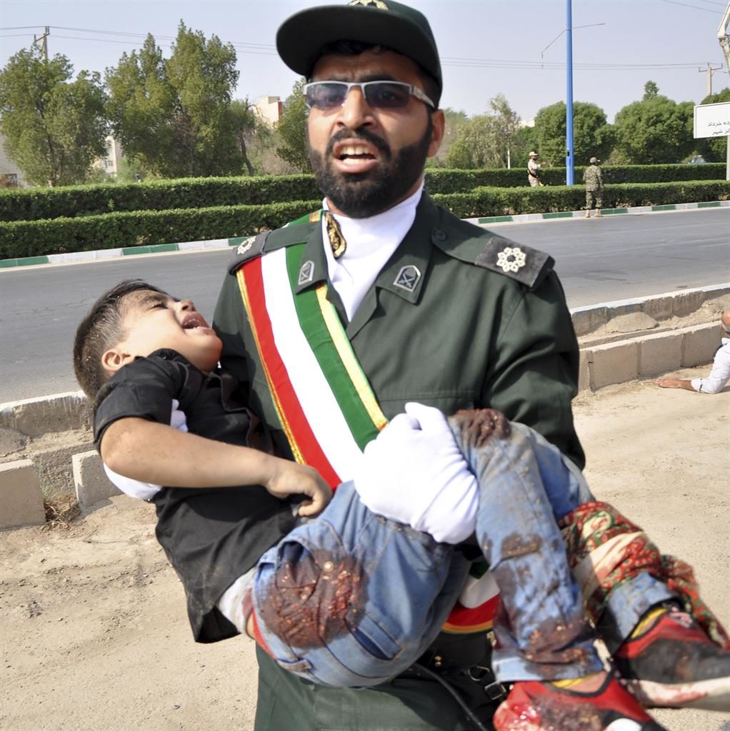 Help Guard with an injured boy