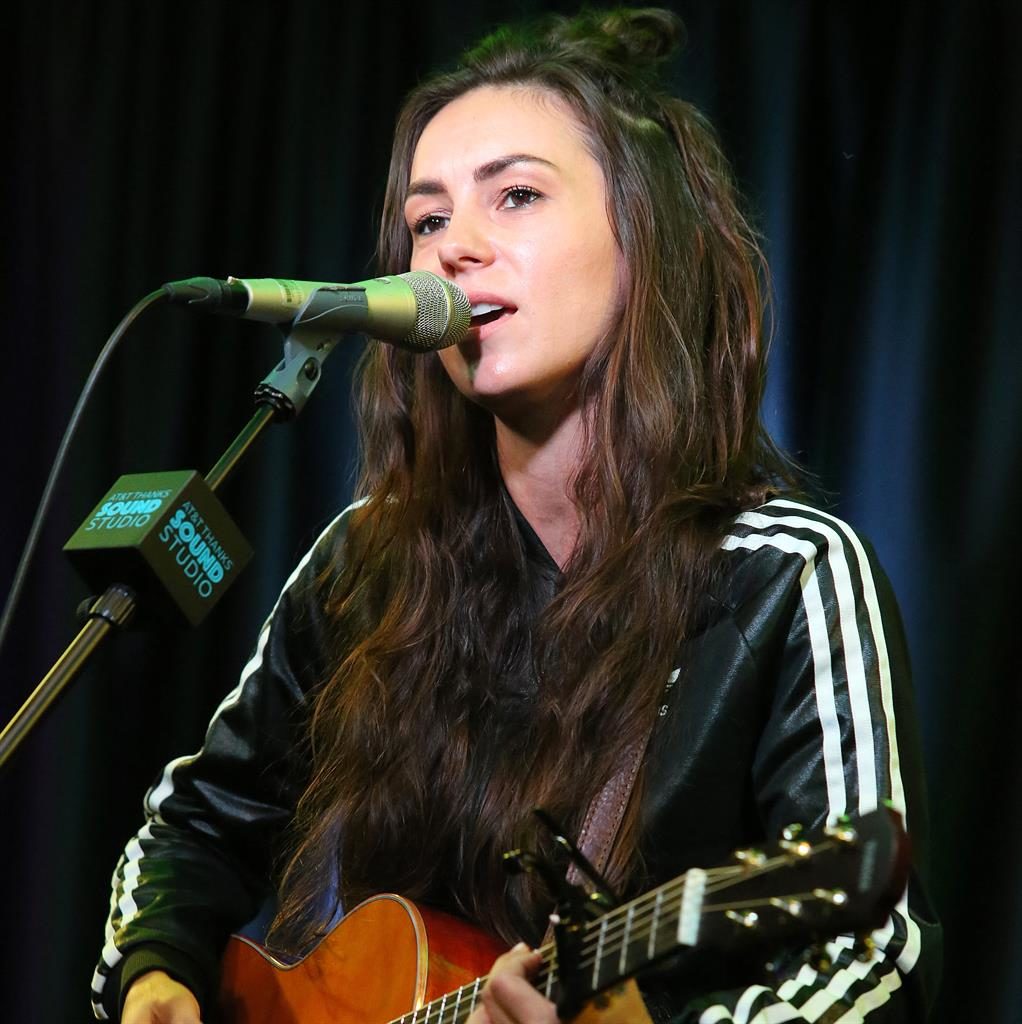 Amy Shark finds stowaways on tour bus while travelling to the UK Amy Shark finds stowaways on tour bus while travelling to the UK