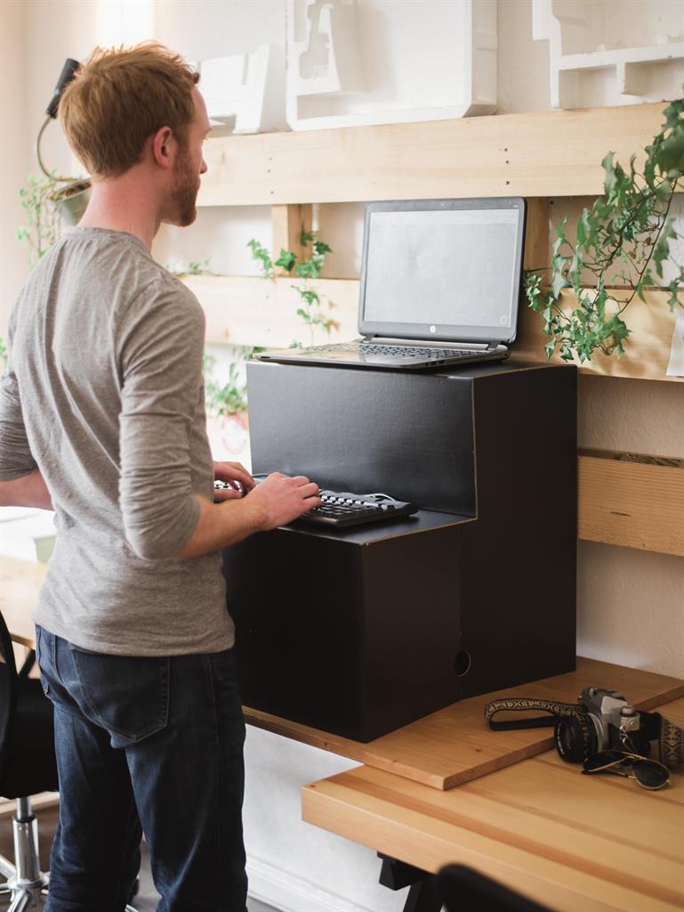 Rise up: Deskmate’s Stand-Up Desk