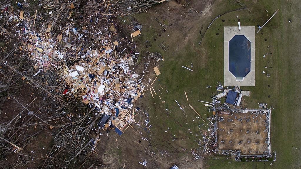 Alabama authorities say all are accounted for after deadly tornadoes