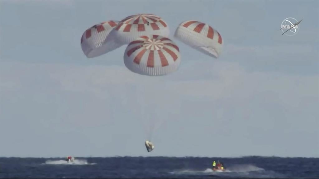 One giant plop for mankind SpaceX's Dragon capsule splashed into the Atlantic ocean off the Florida coast earlier today