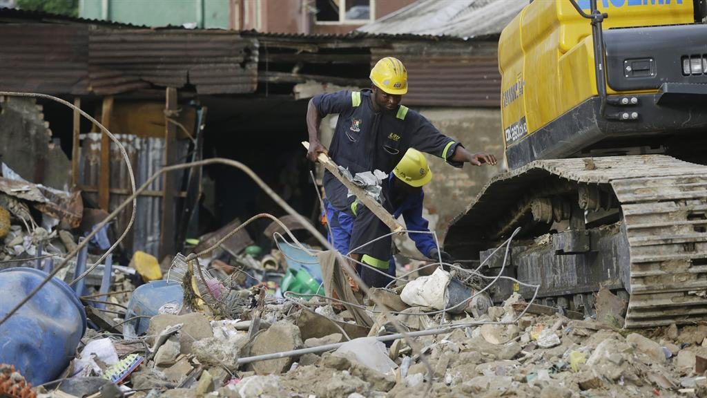 Hopes fade Wreckage is searched