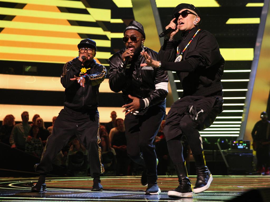 Good good night: Black Eyed Peas PICTURES: REX