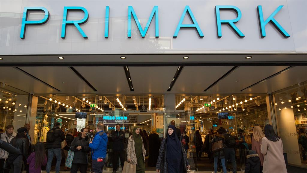 Business briefing Huge crowds as the largest Primark in world opens Birmingham Metro Newspaper UK