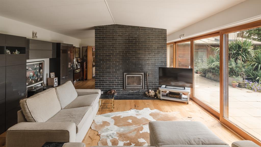 Wonder rug: An American cowskin rug sets off the sitting room