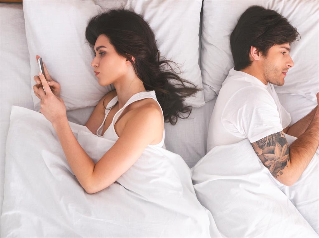 No-go area: Hang up your mobile phone while in bed