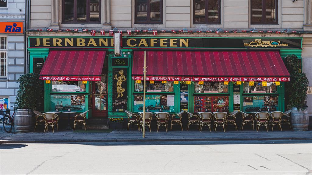 Table service: Café culture in Vesterbro