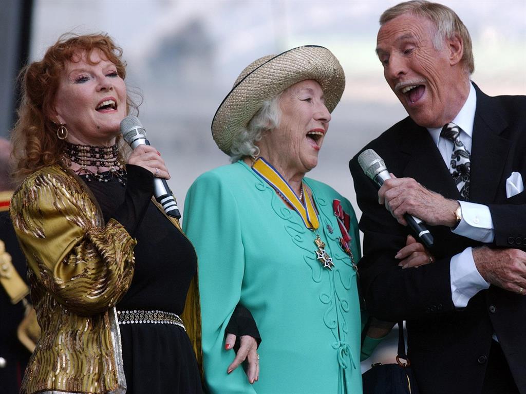 Commemoration: Dame Vera sings with Petula Clark and Bruce Forsyth at the WW2 60th anniversary service