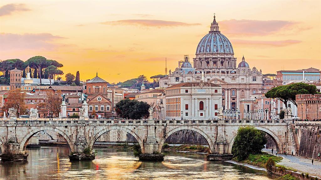 Tyres over the Tiber: Stuart Kenny cycled around Rome after a train ride from Florence