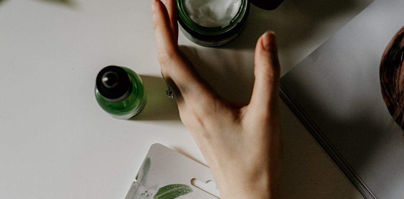 How To Give Yourself a Spa Facial At Home