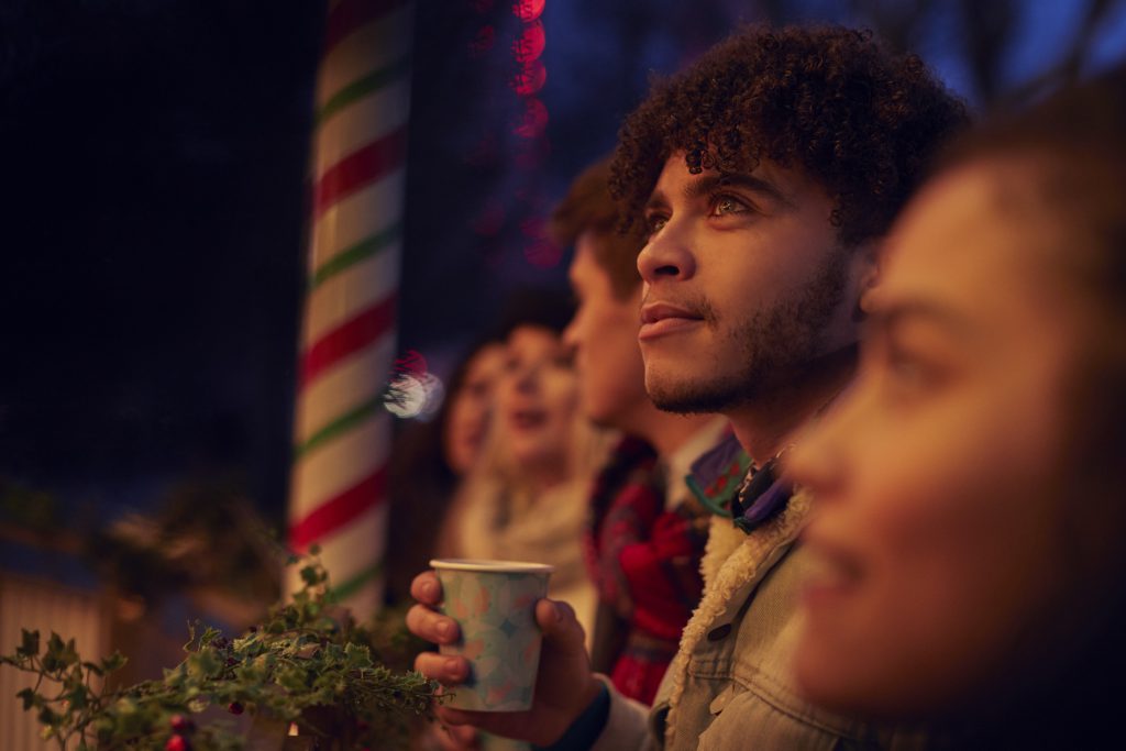 visiting the Christmas Markets in Germany - friends drinking mulled wine
