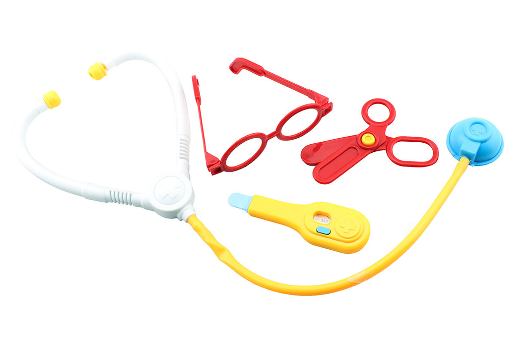 Plastic toy doctors playset