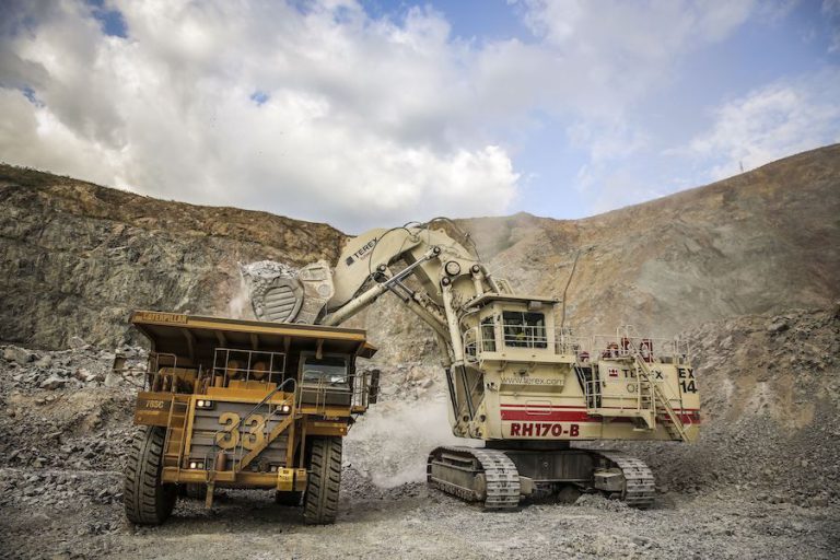 mine-workers-join-demands-for-us-salaries-newzimbabwe