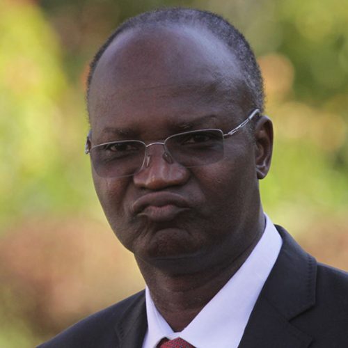 Jonathan Moyo seeks out of court settlement with Chiwenga