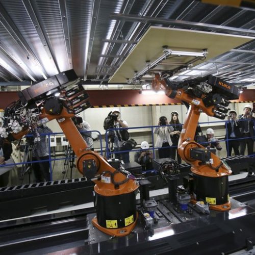 Construction robots weld, bolt, lift to beat worker shortage