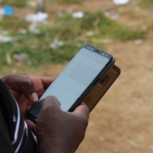 Upsurge in mobile transactions likely just ‘hot air’ – warns renowned economist