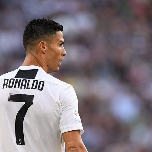 Cristiano Ronaldo selling English mansion
