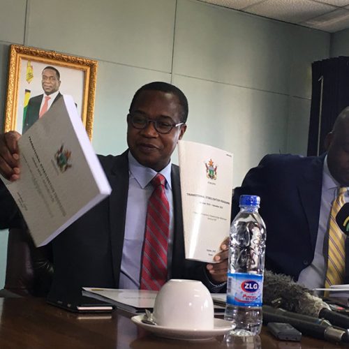 Banks Fear Hyperinflation Return in Plea for Zimbabwe Reforms