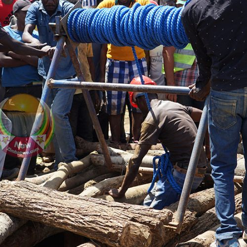 BATTLEFIELDS DISASTER: Rescuers pull 22 bodies from mine