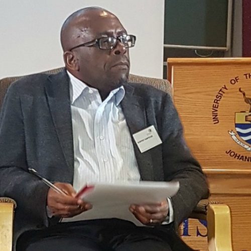 Top economist warns Ncube against ill-treating tobacco farmers