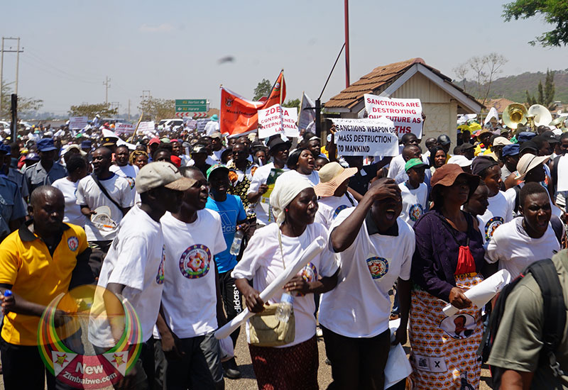 Hundreds rally during Zimbabwe's new anti-sanctions holiday