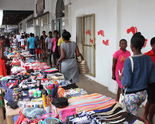 Bogus council officers prey on desperate Masvingo traders in lease scam