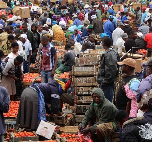 WATCH: Business As Usual At Mbare Musika As Thousands Of Traders, Buyers Mingle
