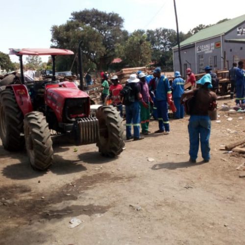 Kwekwe Pulls Down Illegal Structures Around Zanu PF Offices