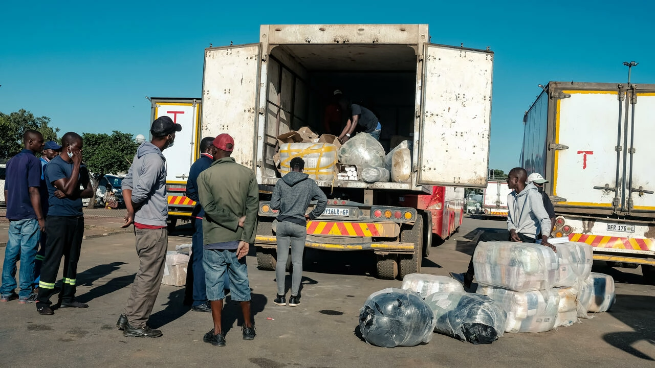 ZIMRA, Buy Zimbabwe in joint blitz to curb smuggling of goods 