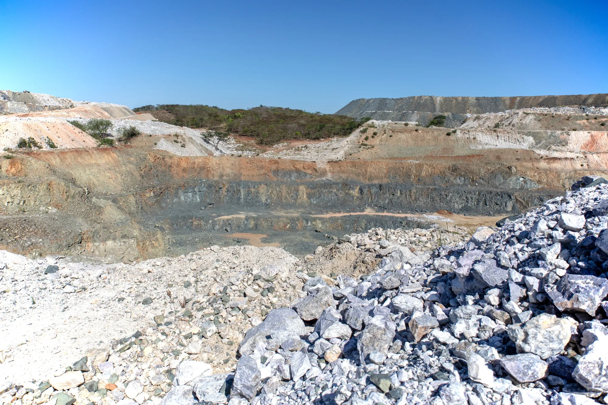 Zimbabwe says China’s Huayou plans lithium carbonate plant