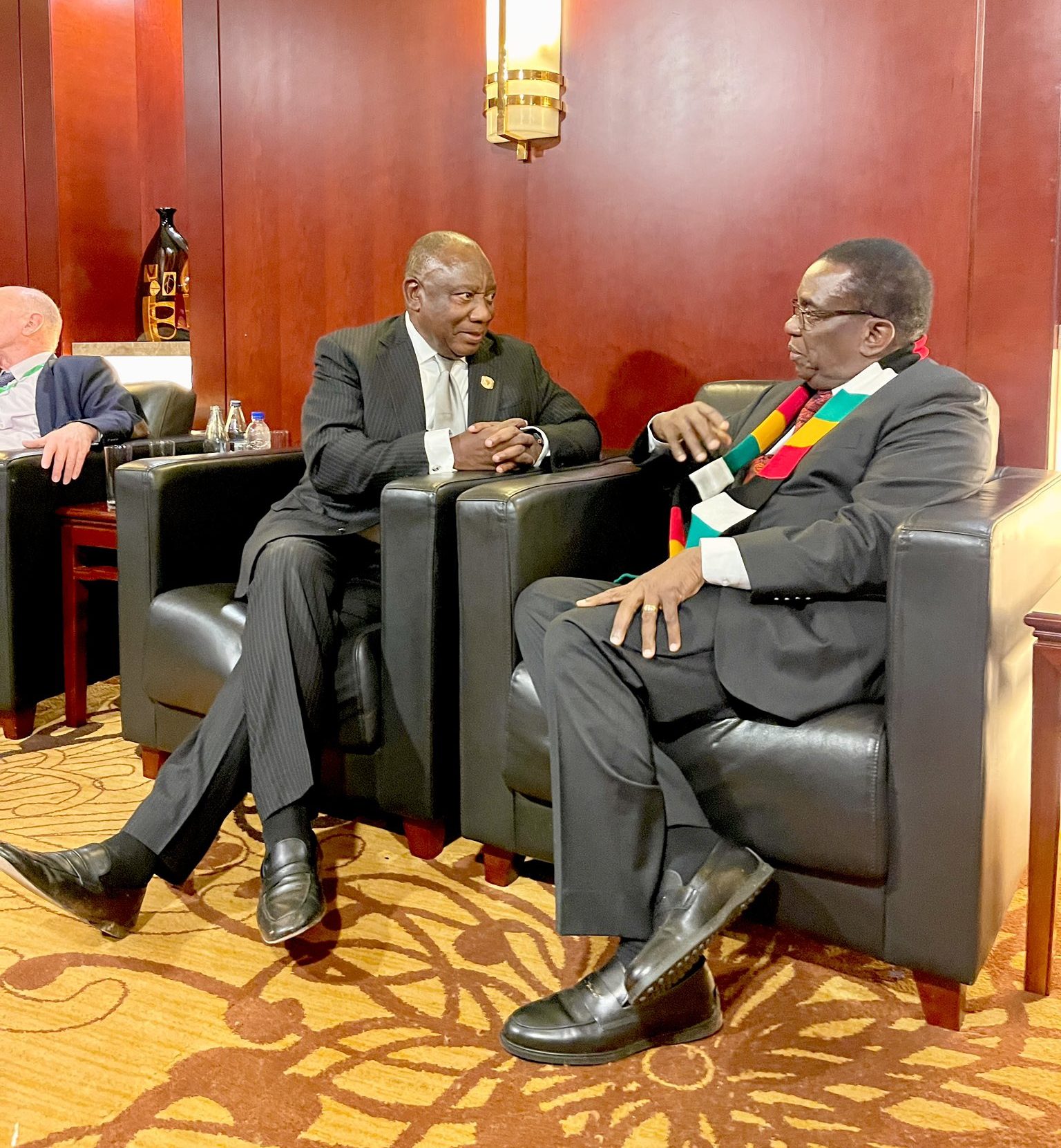 ‘Good catching up with my brother’: Ramaphosa–Mnangagwa summit photo sparks mixed reaction online