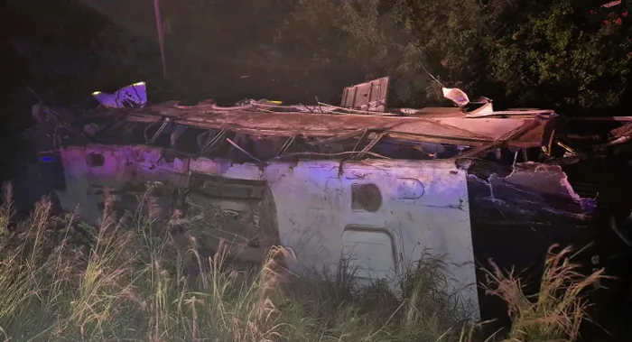 Several dead after Zimbabwe-bound bus crashes on N1 near Makhado