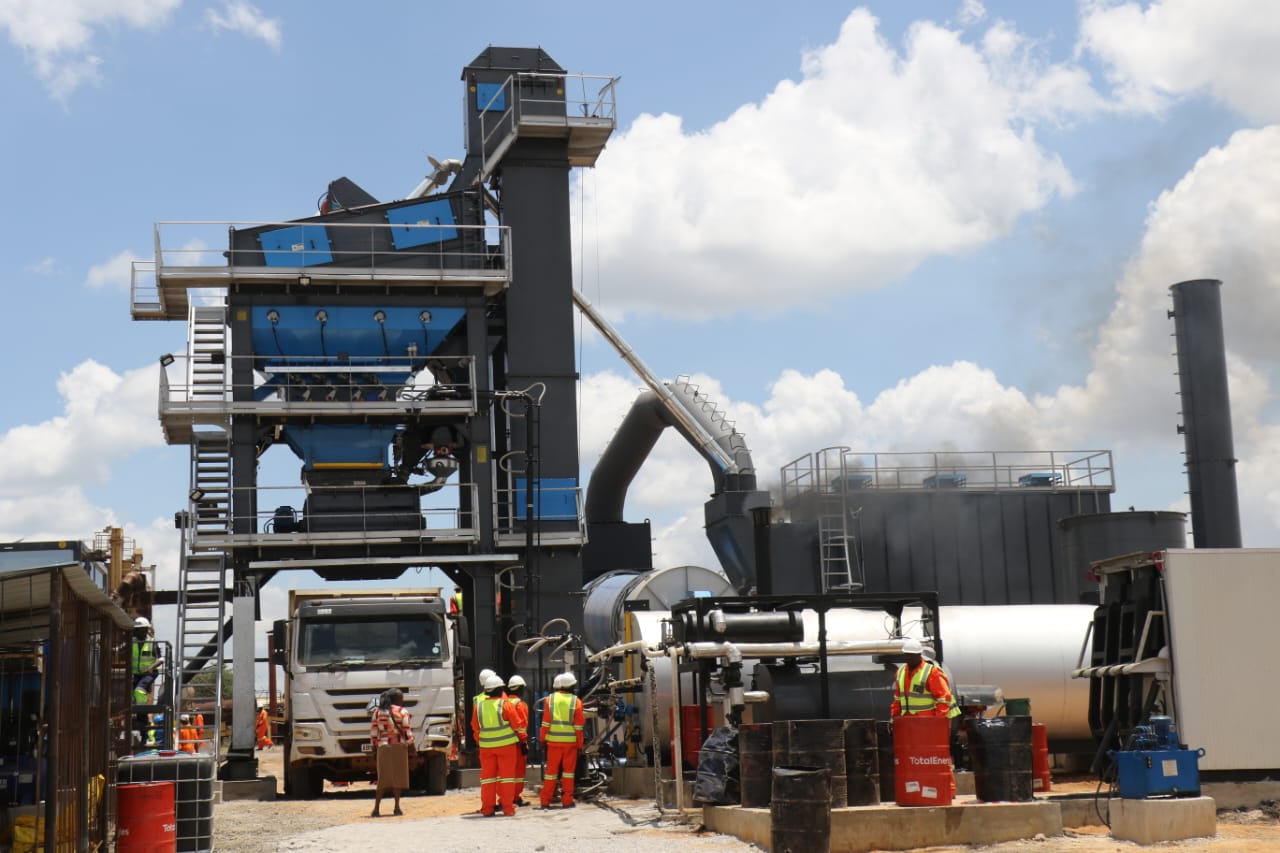 Mhona commissions Skyline Asphalt Plant, Harare Drive section