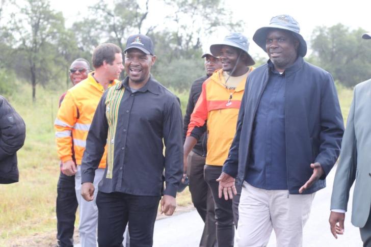 Transport Minister Mhona on Gwanda-Maphisa inspection tour ahead of Uhuru commemorations