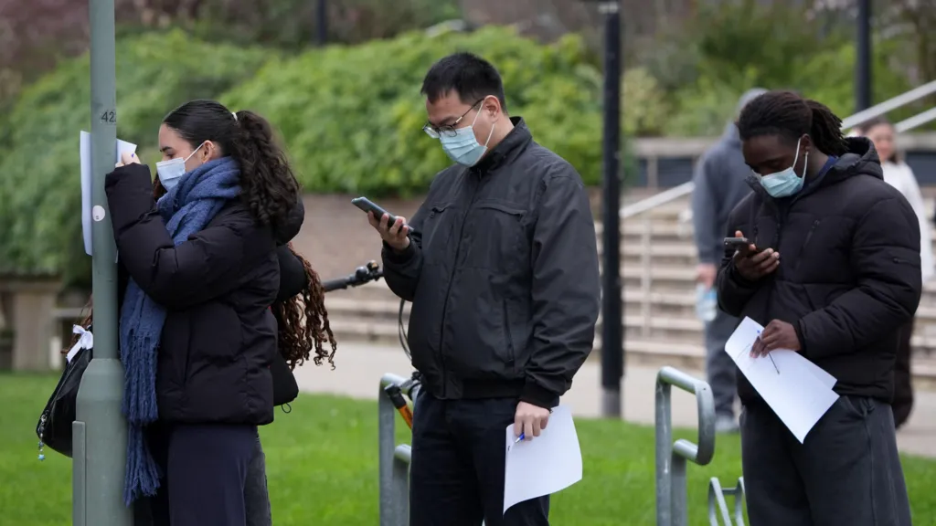 UK: ‘Explosive’ meningitis outbreak is unprecedented, officials say