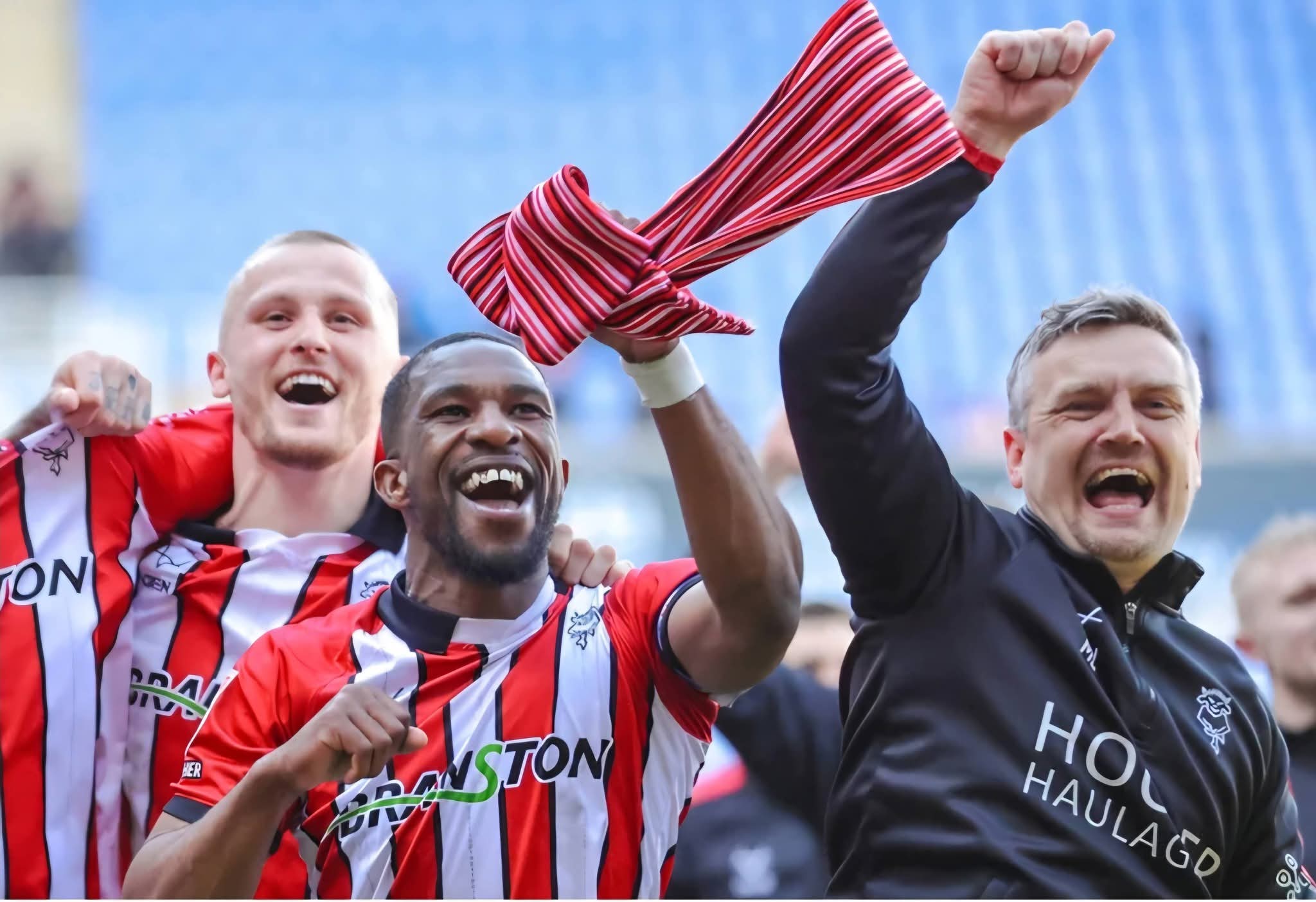 Darikwa guides Lincoln City to seal Championship promotion
